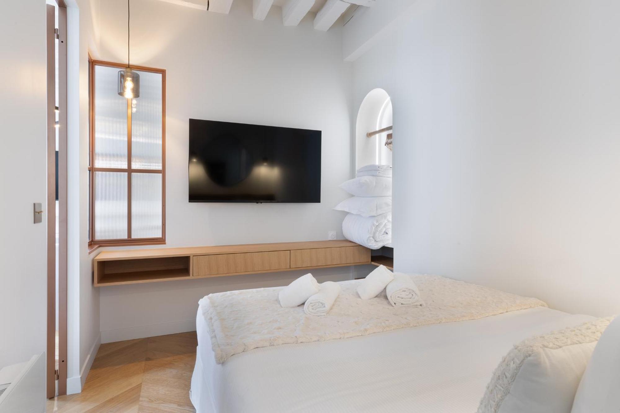 Luxury Saint Honore Ii Apartment Paris